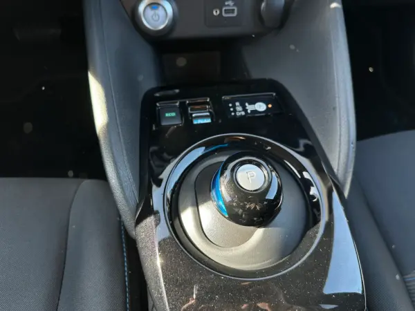 Nissan Leaf N-Connecta 18