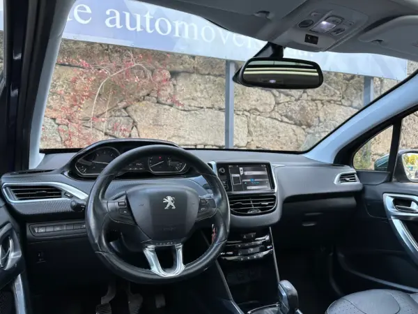 Peugeot 2008 1.6 e-HDi Allure 11