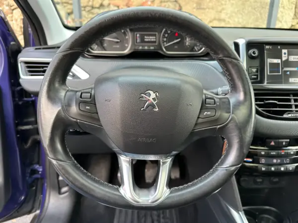 Peugeot 2008 1.6 e-HDi Allure 14