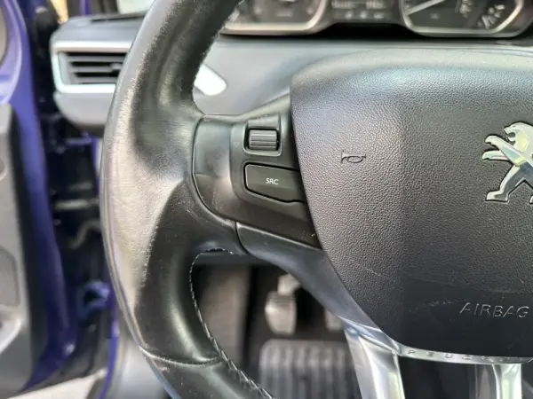 Peugeot 2008 1.6 e-HDi Allure 15