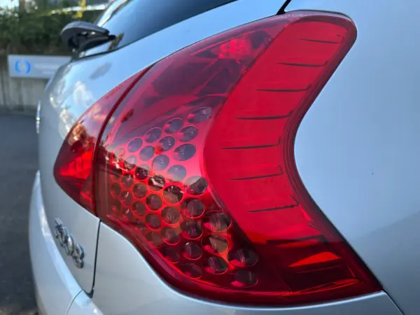 Peugeot 3008 1.6 HDi Premium 4