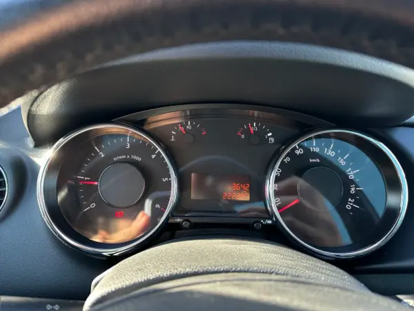 Peugeot 3008 1.6 HDi Premium 21