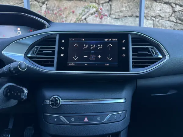 Peugeot 308 SW 1.5 BlueHDi Style 18