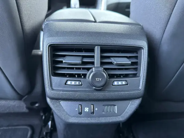 Peugeot 5008 1.5 BlueHDi Allure EAT8 29