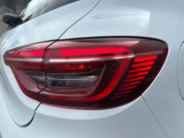 Renault Clio 1.0 TCe Limited 13