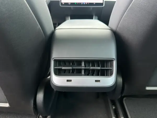 Tesla Model 3 Performance Tração Integral 29