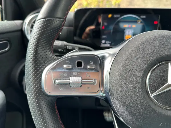 Mercedes-Benz A 180 d AMG Line Aut. 19