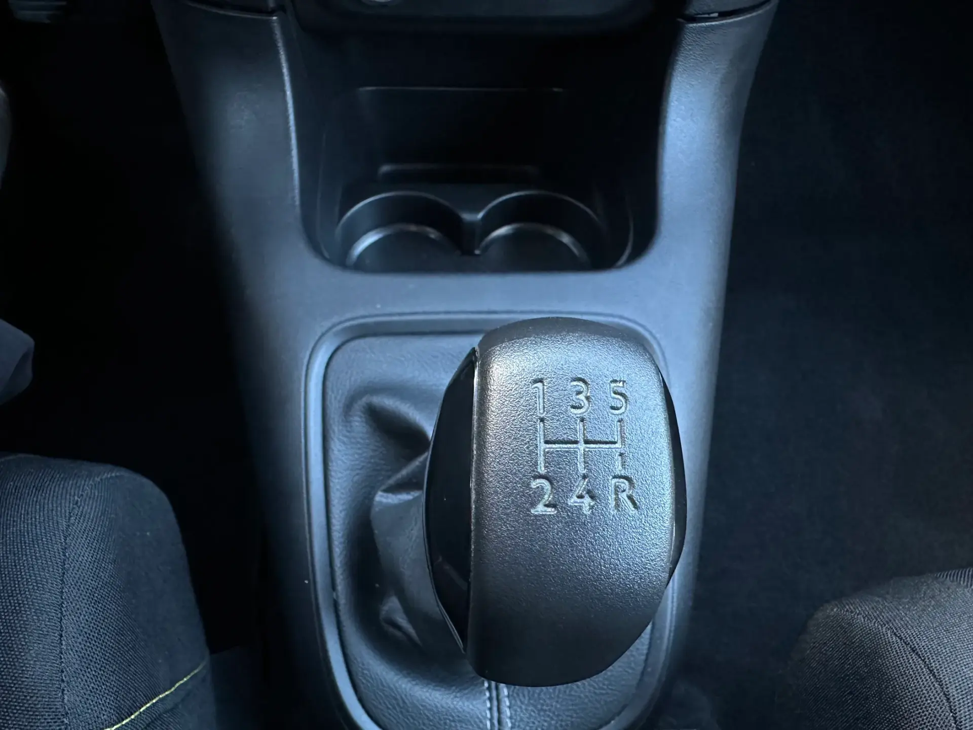 Citroën C3 1.2 PureTech Shine 23