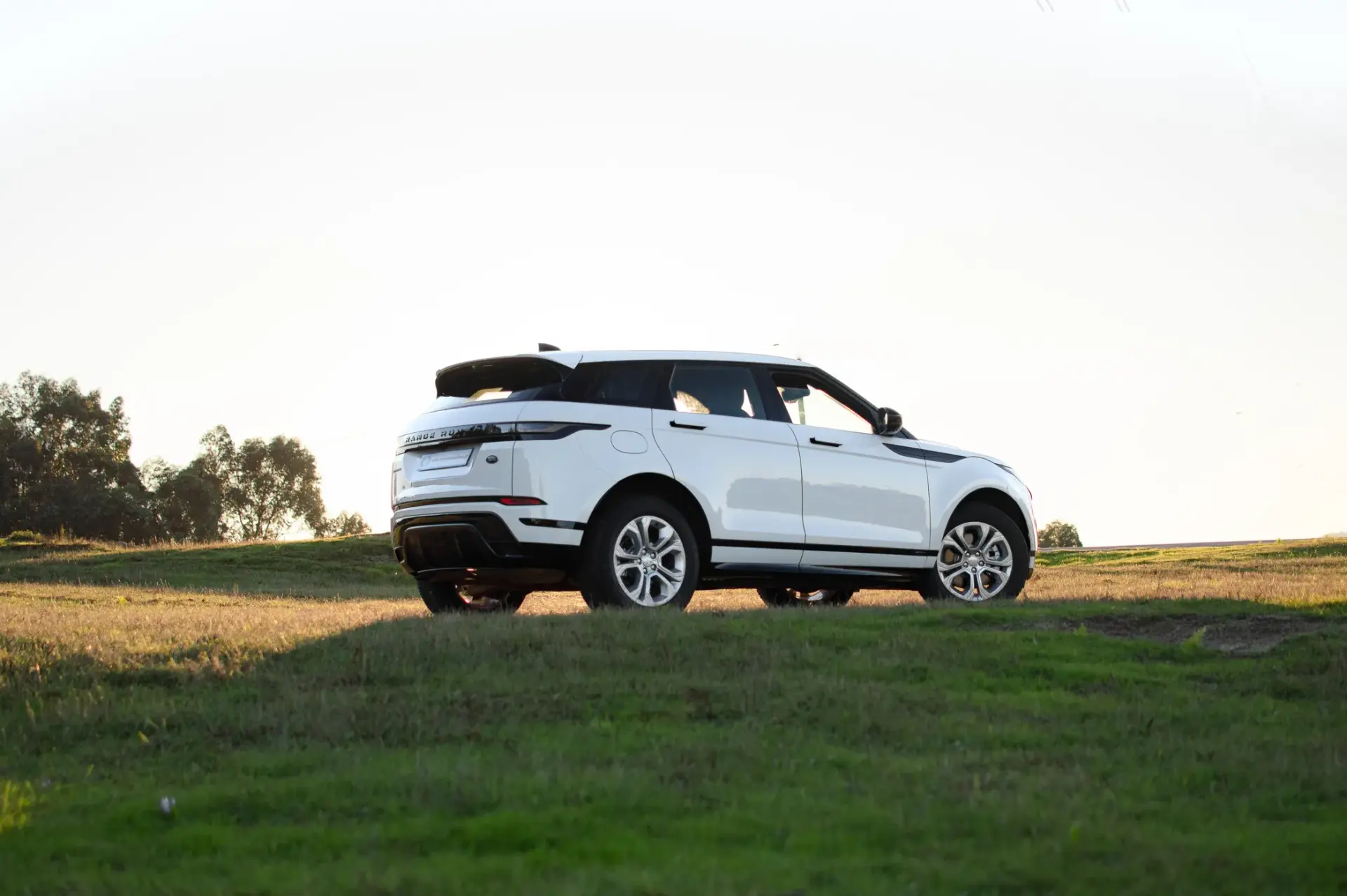 Land Rover Range Rover Evoque 2.0 D150 AWD R-Dynamic Auto 18