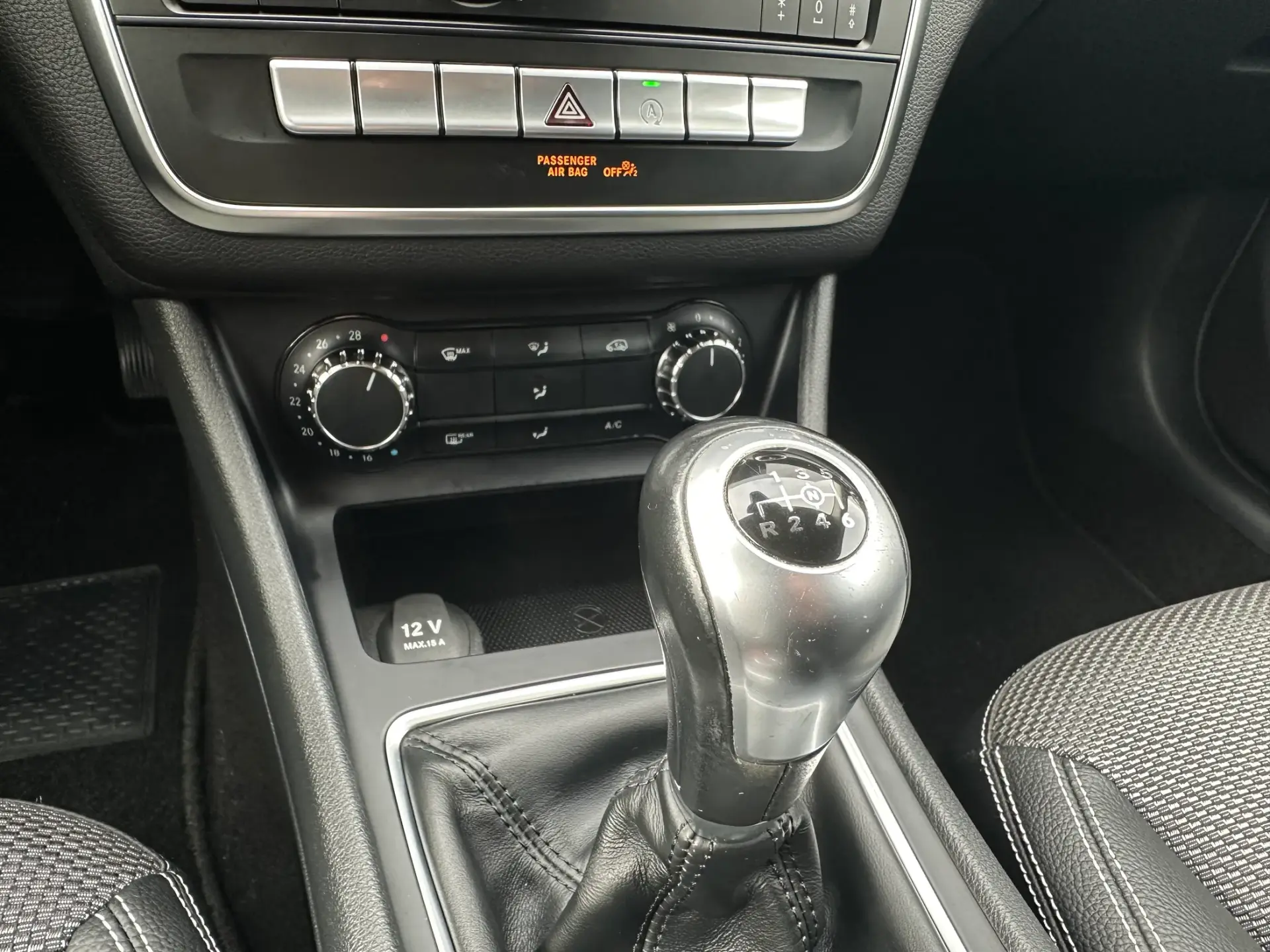 Mercedes-Benz CLA 180 d Urban 18