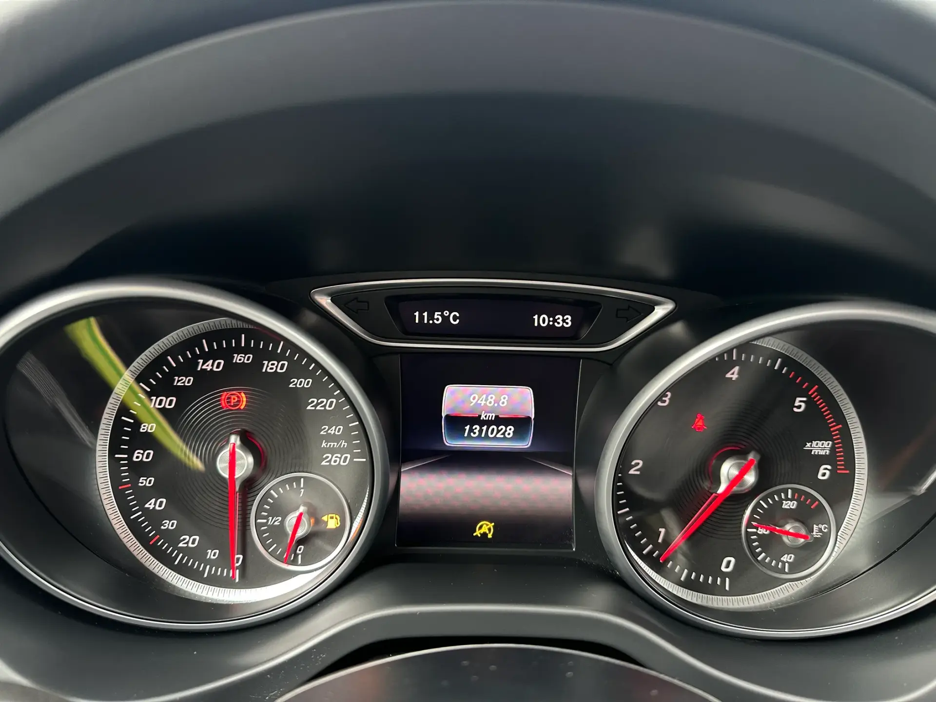 Mercedes-Benz CLA 180 d Urban 21