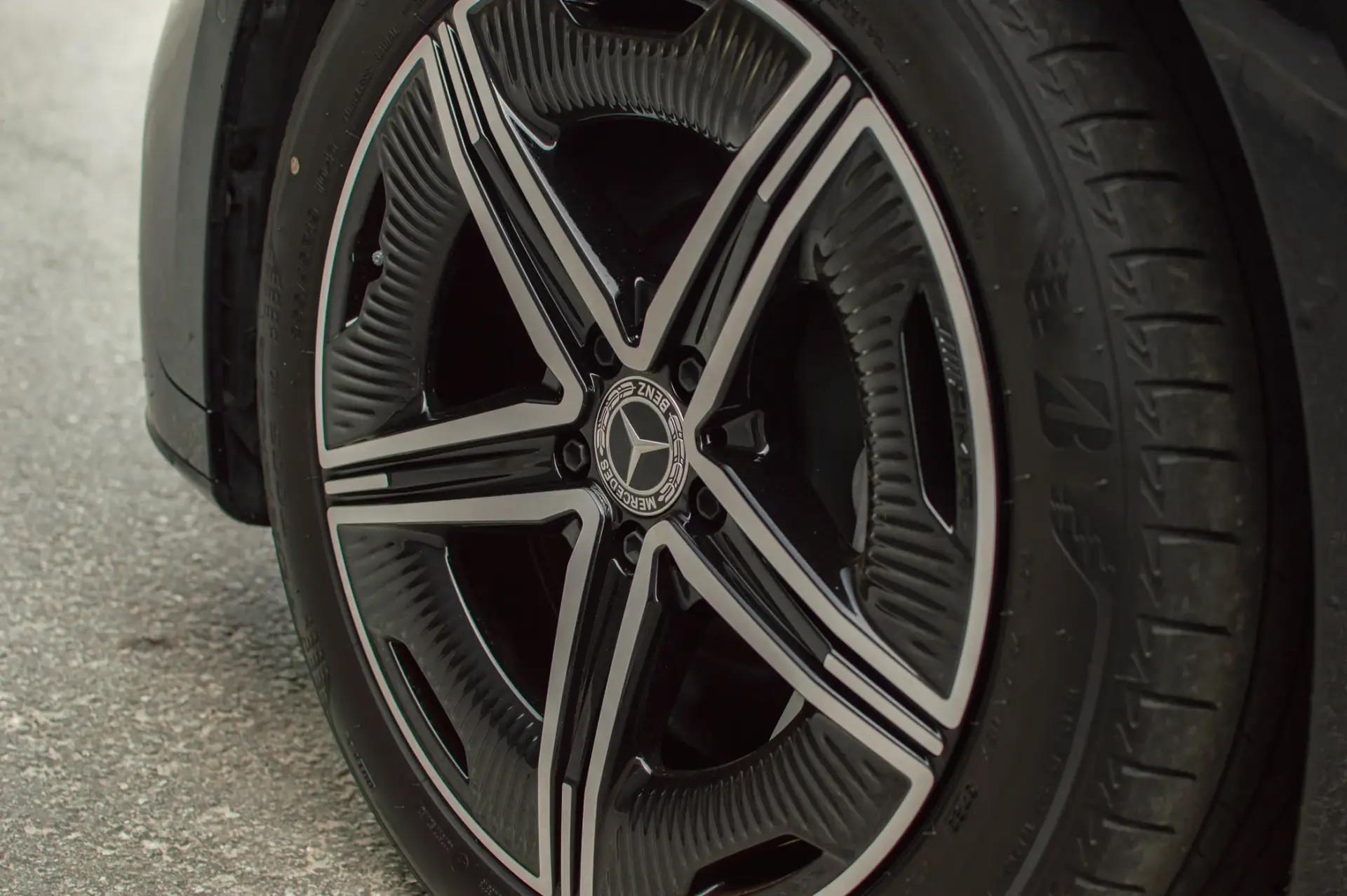 Mercedes-Benz EQE 350 18