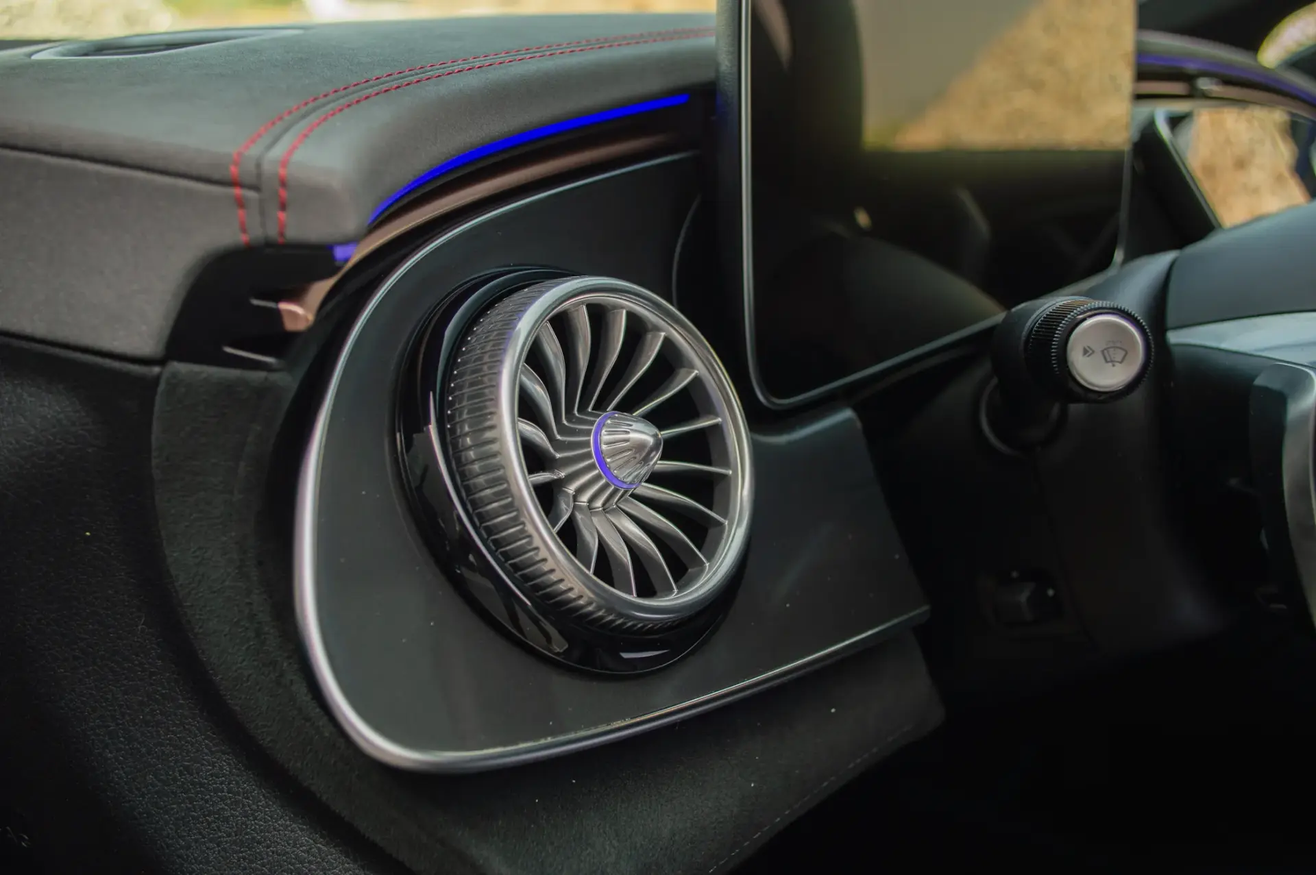 Mercedes-Benz EQE 350 36