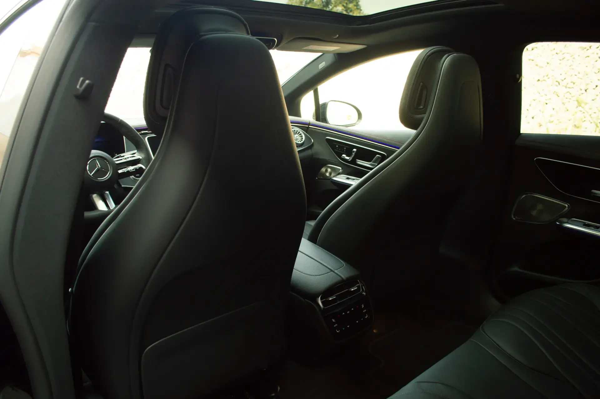 Mercedes-Benz EQE 350 41