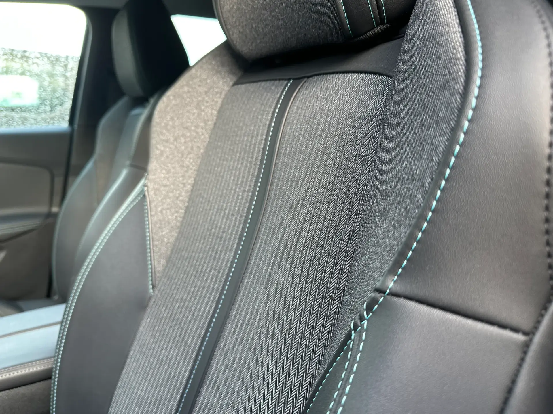 Peugeot 3008 1.5 BlueHDi Allure Pack 27