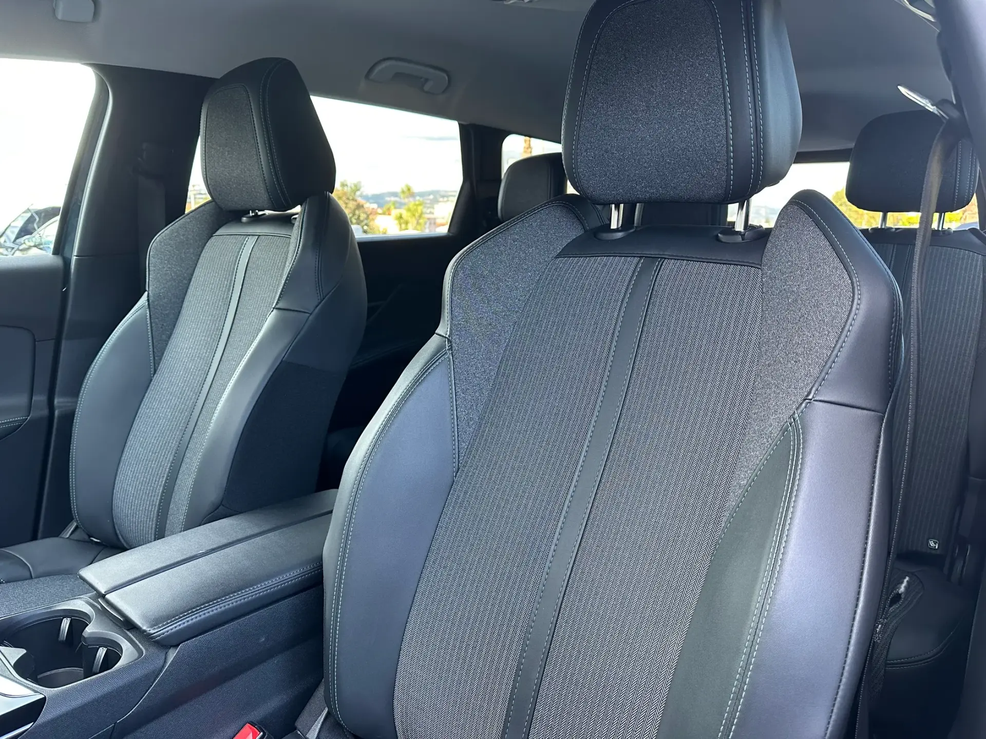 Peugeot 5008 1.5 BlueHDi Allure EAT8 26