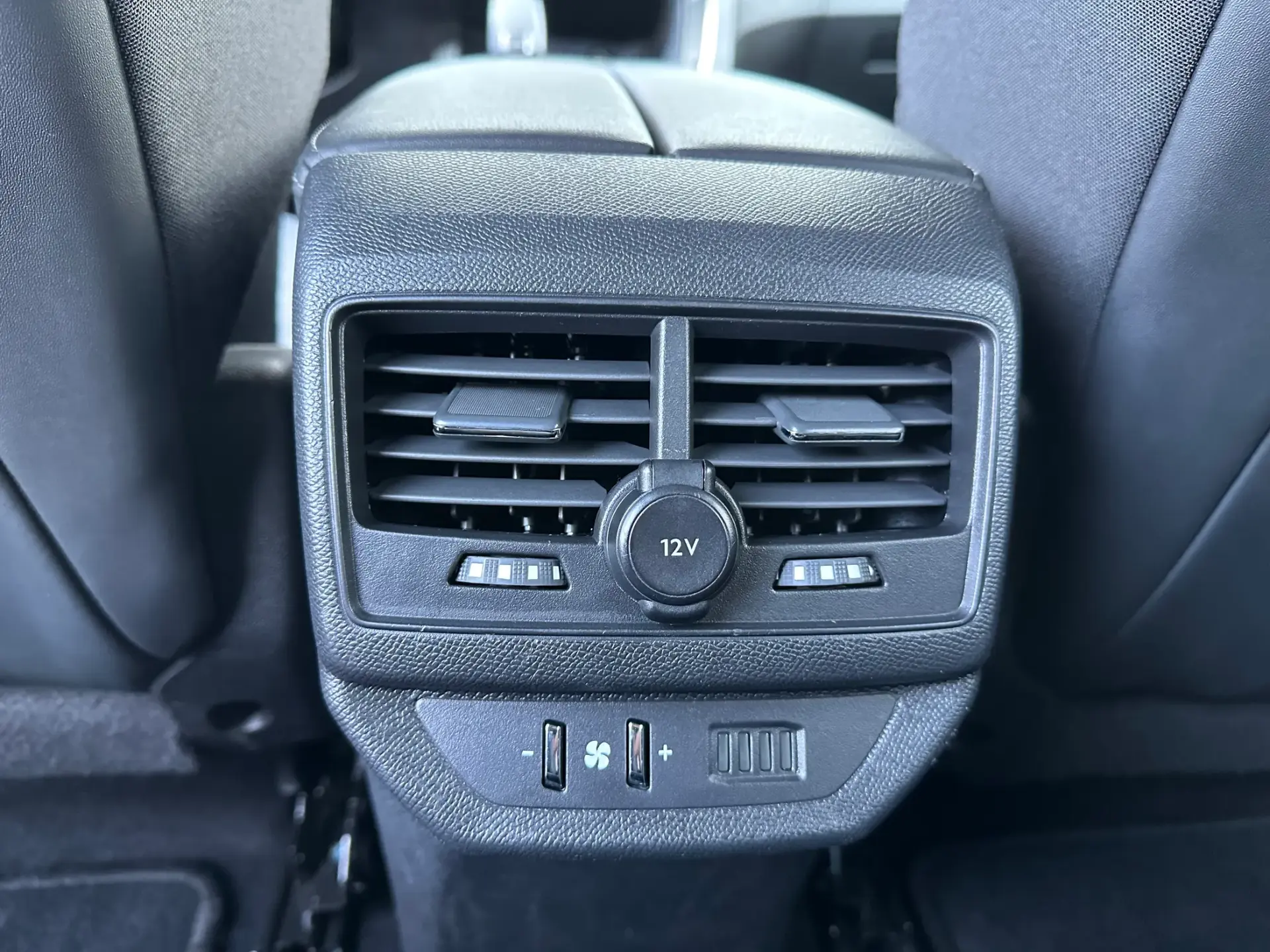 Peugeot 5008 1.5 BlueHDi Allure EAT8 29