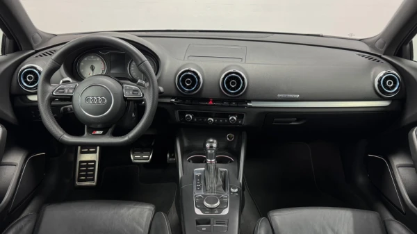 Audi S3 2.0 TFSi quattro S tronic 25