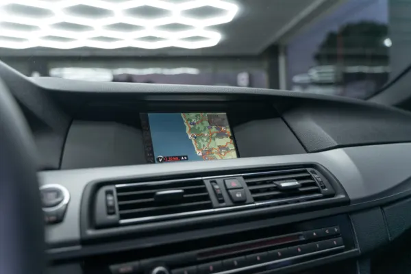 BMW 525 d Pack M Auto 10