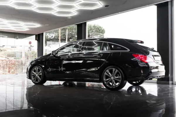 Mercedes-Benz CLA 200 d Urban 9