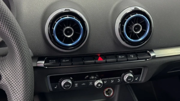 Audi S3 2.0 TFSi quattro S tronic 30