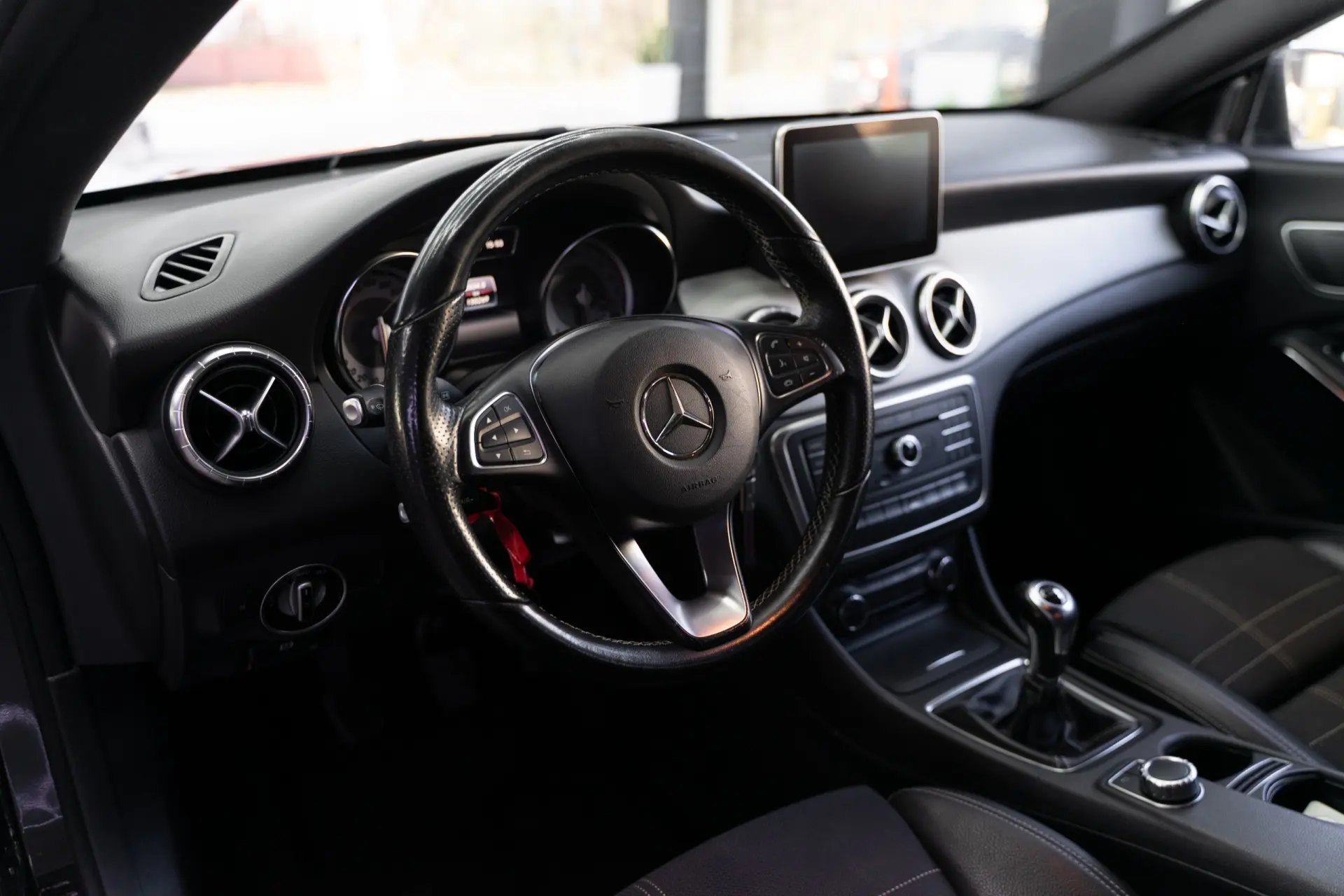 Mercedes-Benz CLA 200 d Urban 15