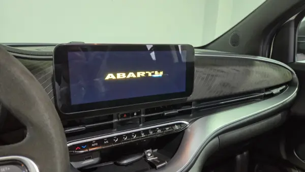 Abarth 500e C Scorpionissima 23