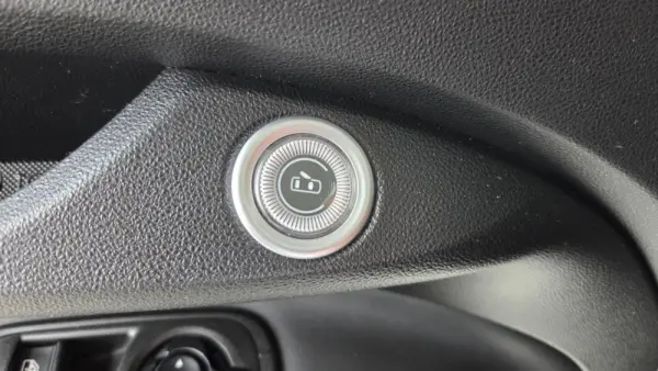 Abarth 500e C Scorpionissima 42