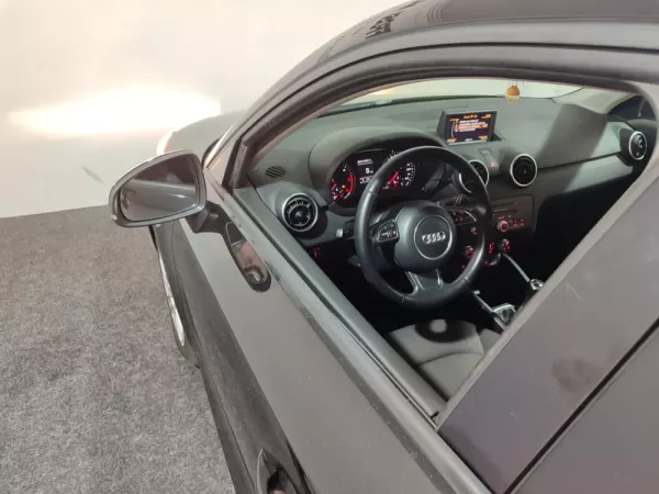 Audi A1 Sportback 1.6 TDi Sport 11