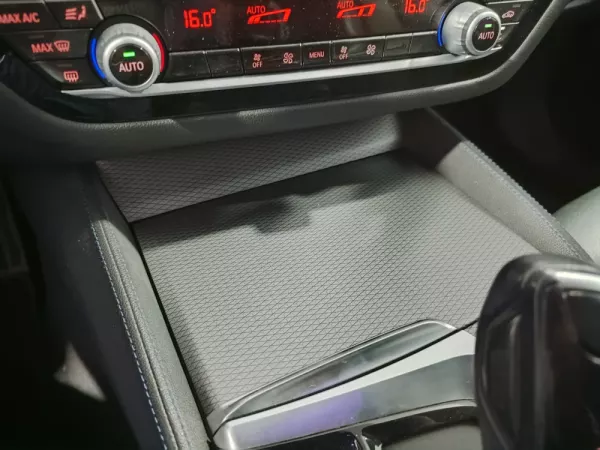 BMW 530 e iPerformance Pack M 33