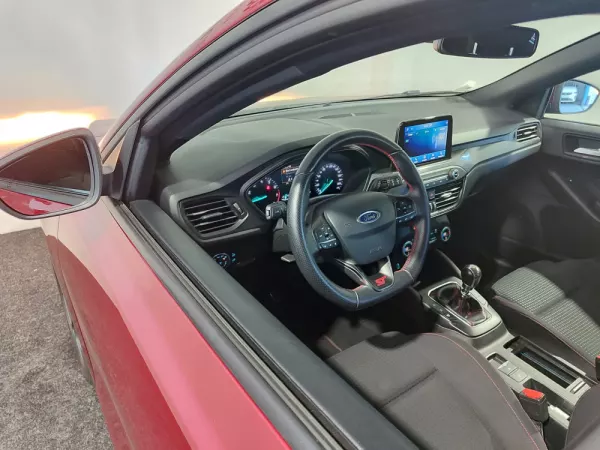 Ford Focus 1.0 EcoBoost ST-Line 12