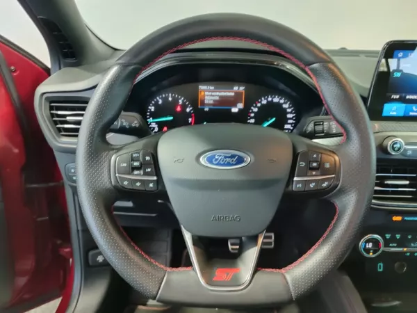 Ford Focus 1.0 EcoBoost ST-Line 18