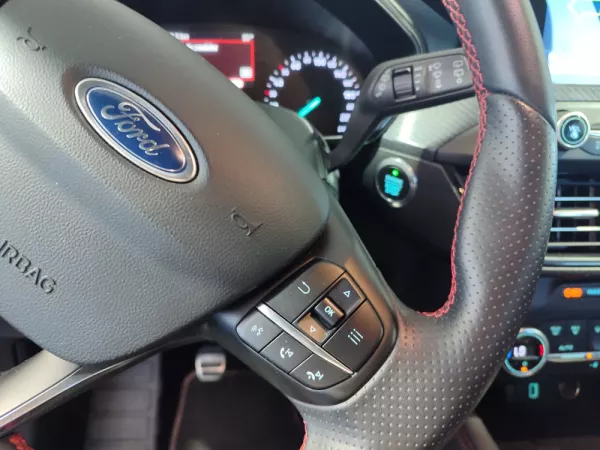 Ford Focus 1.0 EcoBoost ST-Line 39