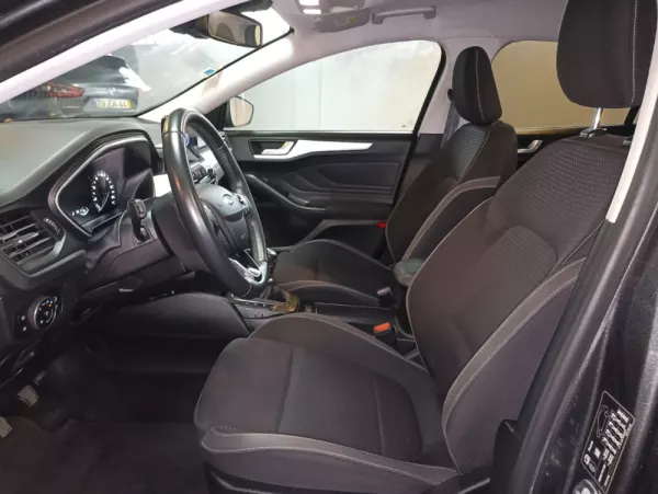 Ford Focus SW 1.5 TDCi EcoBlue Titanium 11