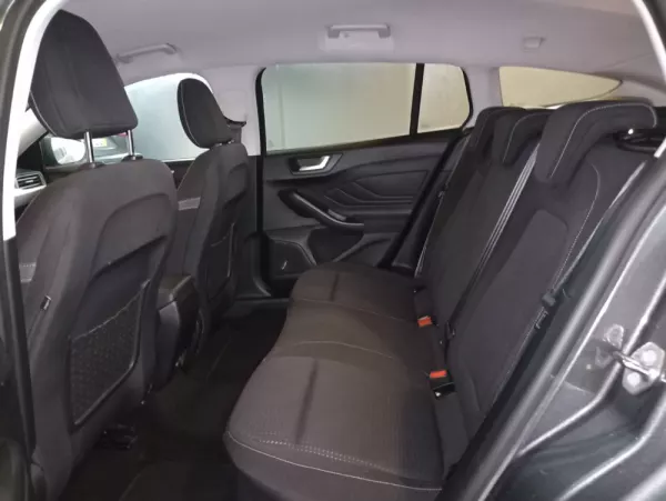 Ford Focus SW 1.5 TDCi EcoBlue Titanium 12