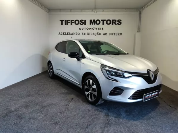 Renault Clio 1.0 TCe Techno Bi-Fuel 2