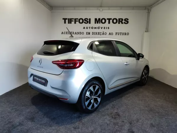 Renault Clio 1.0 TCe Techno Bi-Fuel 6