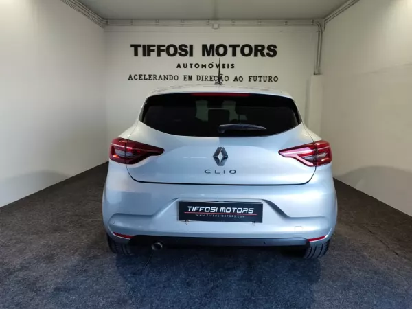 Renault Clio 1.0 TCe Techno Bi-Fuel 8