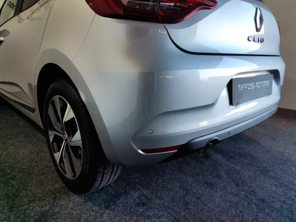 Renault Clio 1.0 TCe Techno Bi-Fuel 10