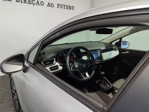 Renault Clio 1.0 TCe Techno Bi-Fuel 11