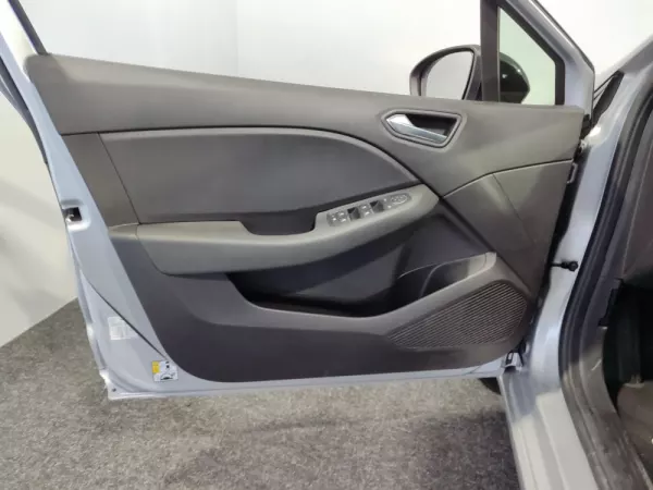 Renault Clio 1.0 TCe Techno Bi-Fuel 37