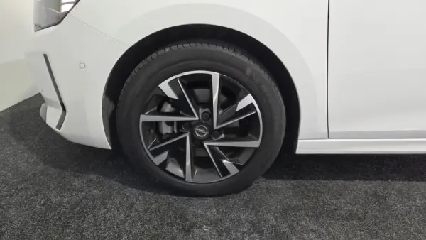 Opel Corsa 1.2 Direct Injection Turbo S&S GS 37