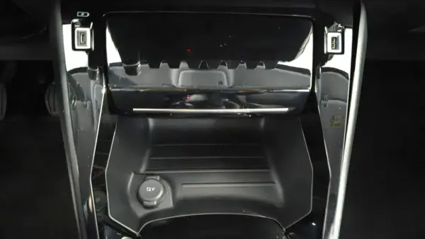 Peugeot 208 1.2 PureTech Allure Pack 28