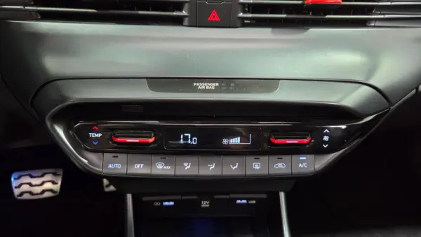 Hyundai i20 N 1.0 T-GDI 48V-Hybrid DCT Connect & Go 29