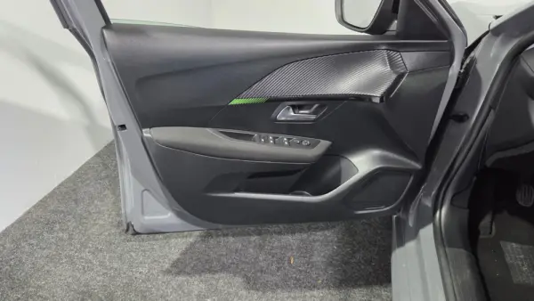 Peugeot 208 1.2 PureTech Active Pack 31