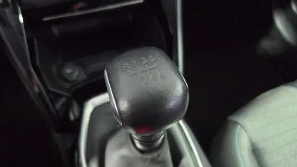 Peugeot 208 1.2 PureTech Allure Pack 29