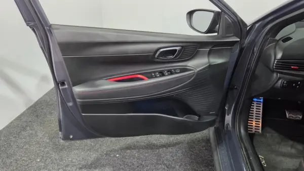 Hyundai i20 N 1.0 T-GDI 48V-Hybrid DCT Connect & Go 37