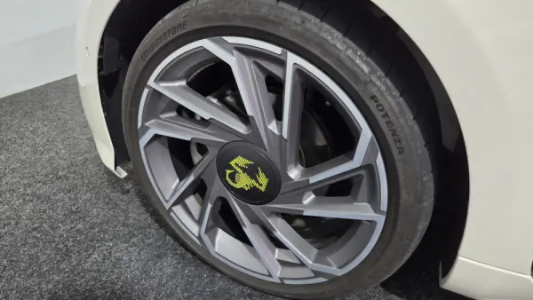 Abarth 500e C Scorpionissima 45