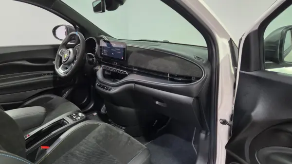 Abarth 500e C Scorpionissima 19