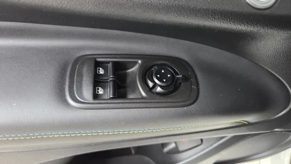 Abarth 500e C Scorpionissima 43